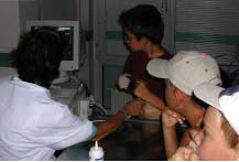 Die Kinder sind sehr konzentriert